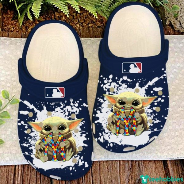 New York Yankees Baby Yoda Hug Logo Clog Shoes - Clog Shoes - Navy