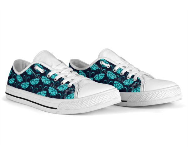 front 2 642e7d14 8030 4c6f bbcb 6e2527aa1eb3 2000x 600x500px Blue Flower Cute Pattern Low Top Shoes