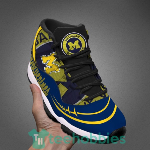 michigan wolverines new air jordan 11 sneakers shoes 4 kcVtu 600x600px Michigan Wolverines New Air Jordan 11 Sneakers Shoes