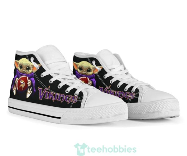 vikings cute baby yoda high top shoes fan gift 4 wIU16 600x500px Vikings Cute Baby Yoda High Top Shoes Fan Gift