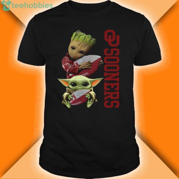 baby groot and baby yoda hug oklahoma sooners tshirt 600x600px Baby Groot And Baby Yoda Hug Oklahoma Sooners Tshirt