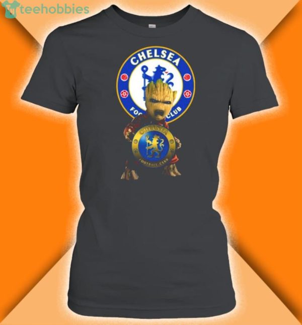 baby groot hug chelsea logo shirt 1 600x645px Baby Groot Hug Chelsea Logo Shirt