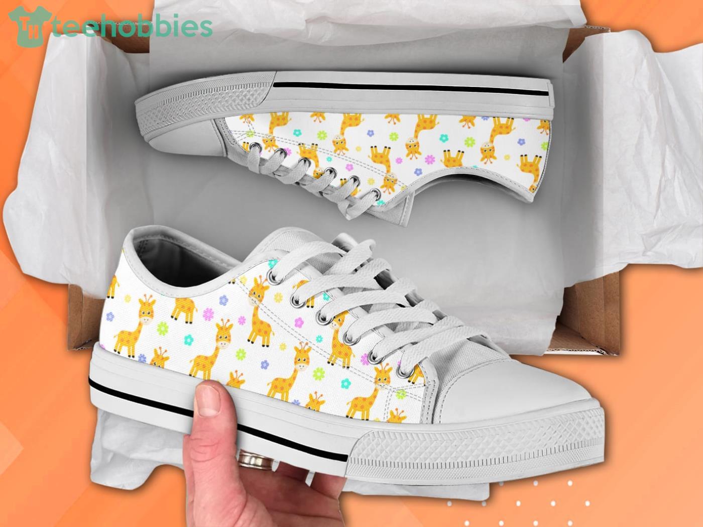 Cute Giraffe Pattern Low Top Shoes Product Photo 1