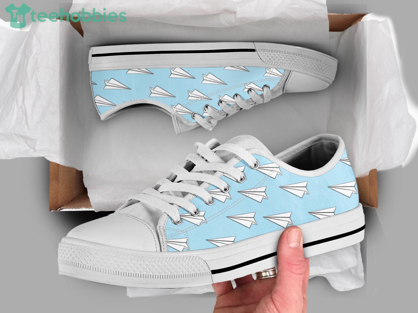 Cute Paperplanes Pattern Low Top Shoes Product Photo 1