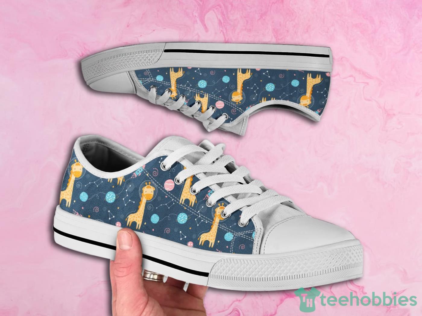 Space Giraffe Cute Pattern Low Top Canvas Shoes Product Photo 1
