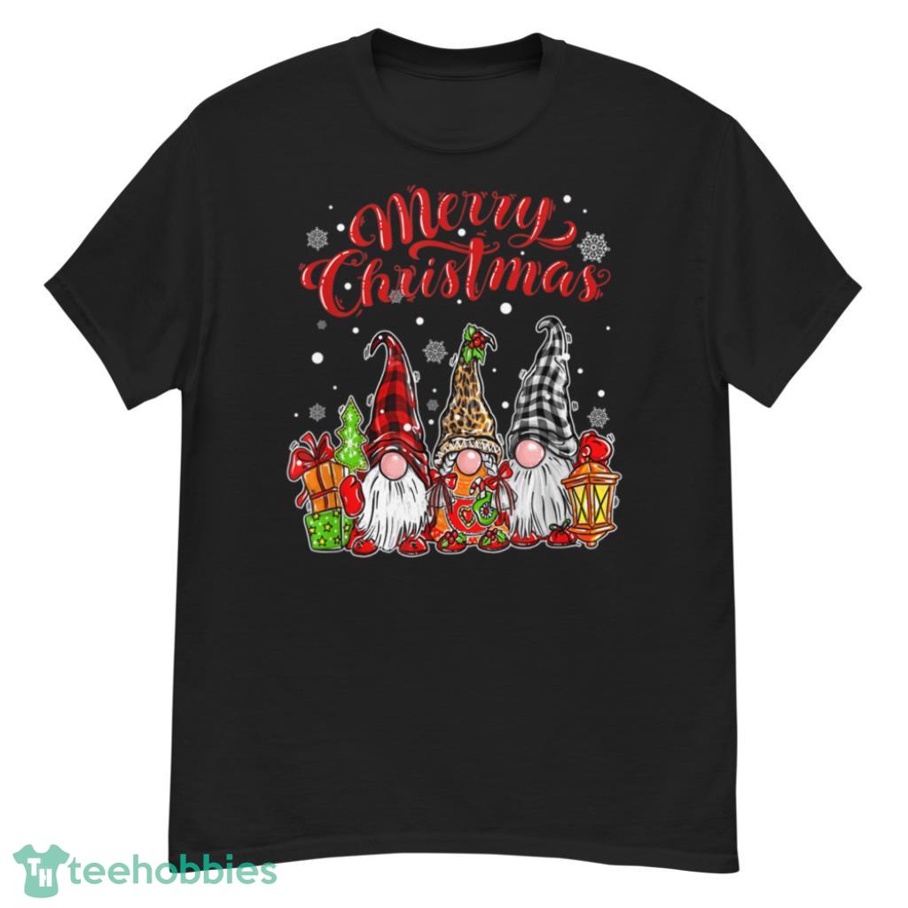 Gnomes Holding Merry Christmas Leopard Plaid Christmas Shirt - G500 Men’s Classic T-Shirt