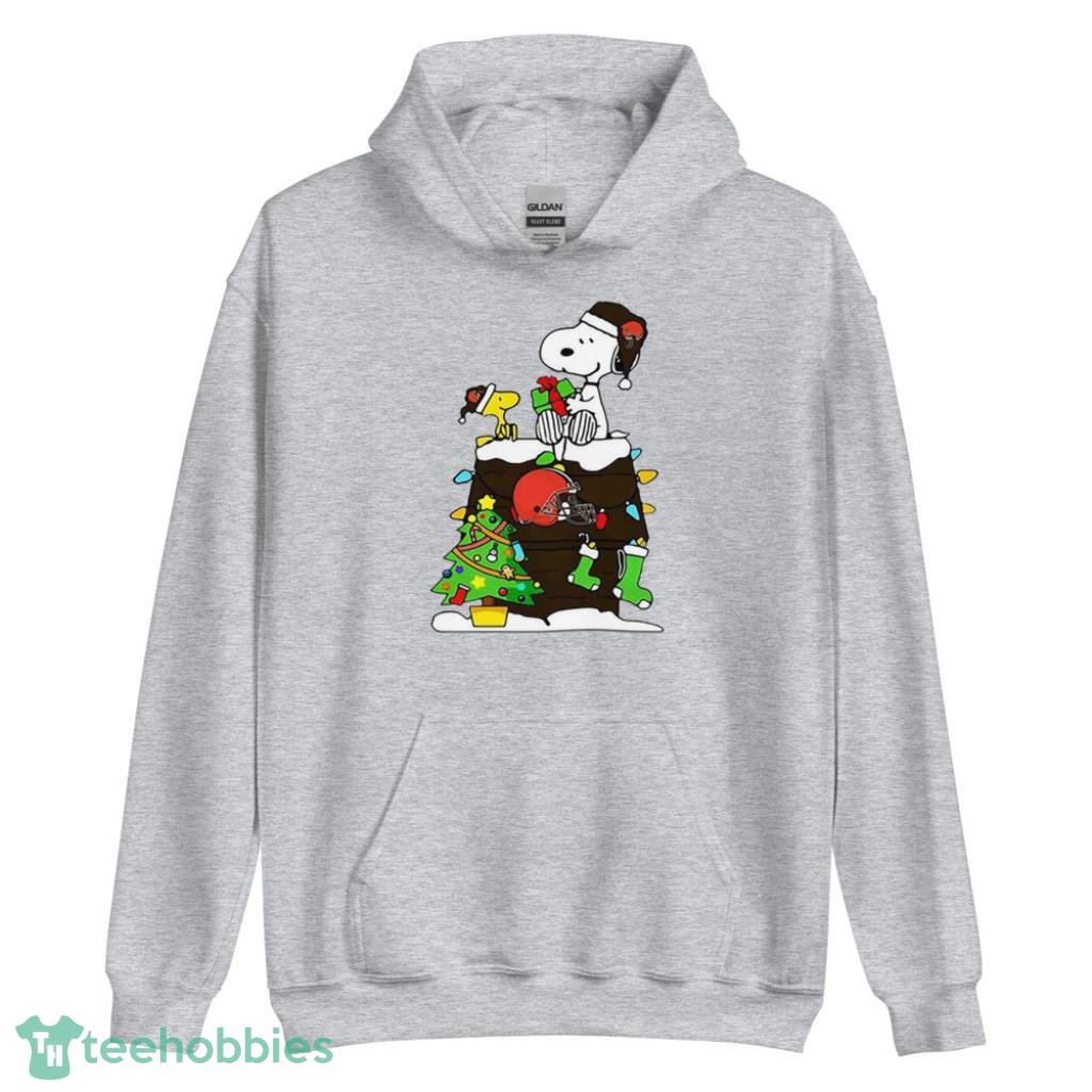 NFL Cleveland Browns Snoopy And Woodstock Christmas Shirt - Unisex Heavy Blend Hooded Sweatshirt