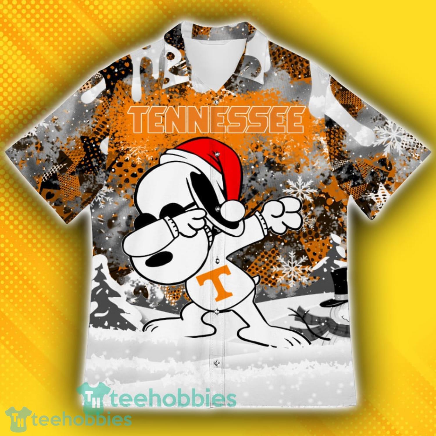 Tennessee Volunteers Snoopy Dabbing The Peanuts Pattern Hawaiian Shirt Product Photo 2