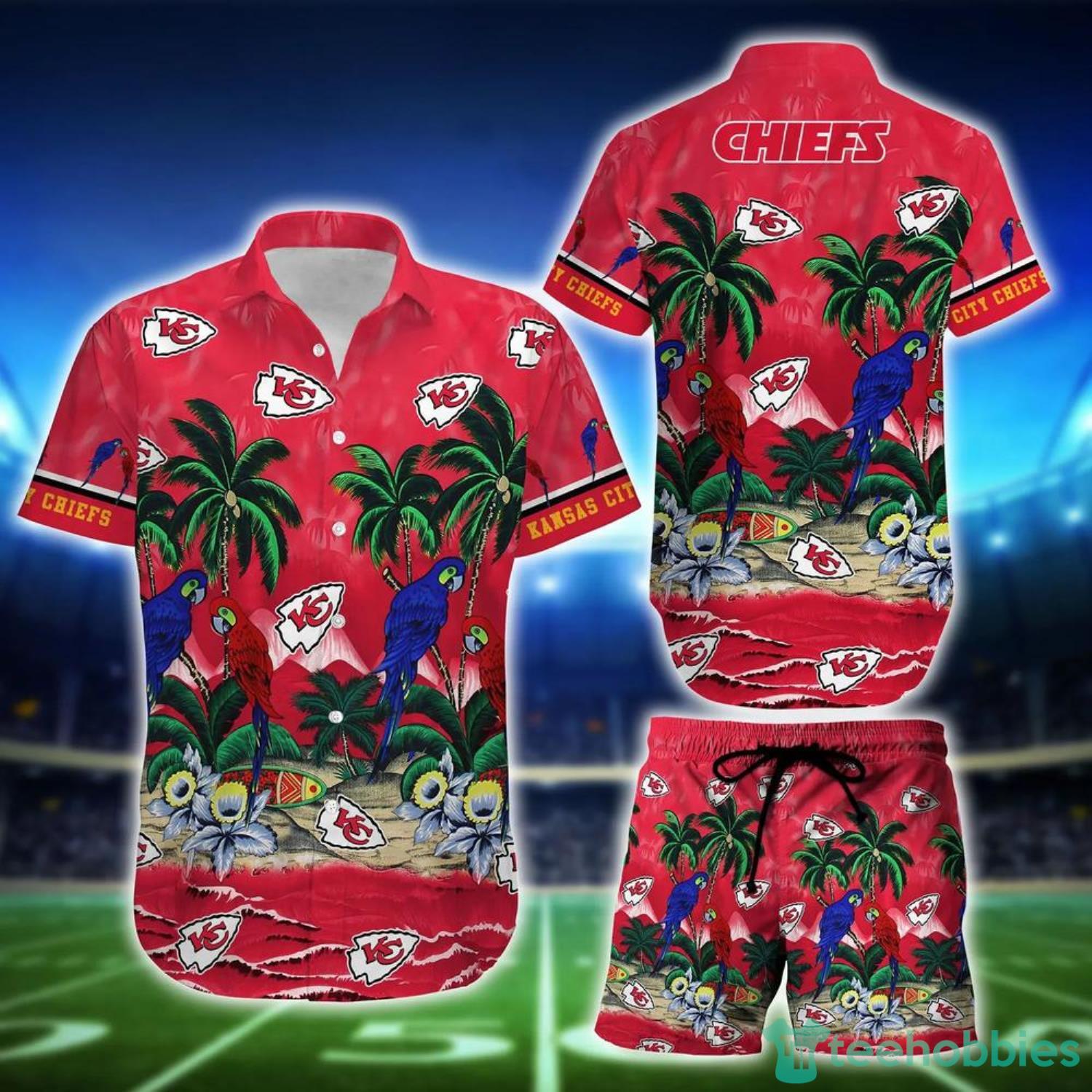 Kansas City Chiefs NFL Parrot Hawaiian Shirt And Short Product Photo 1