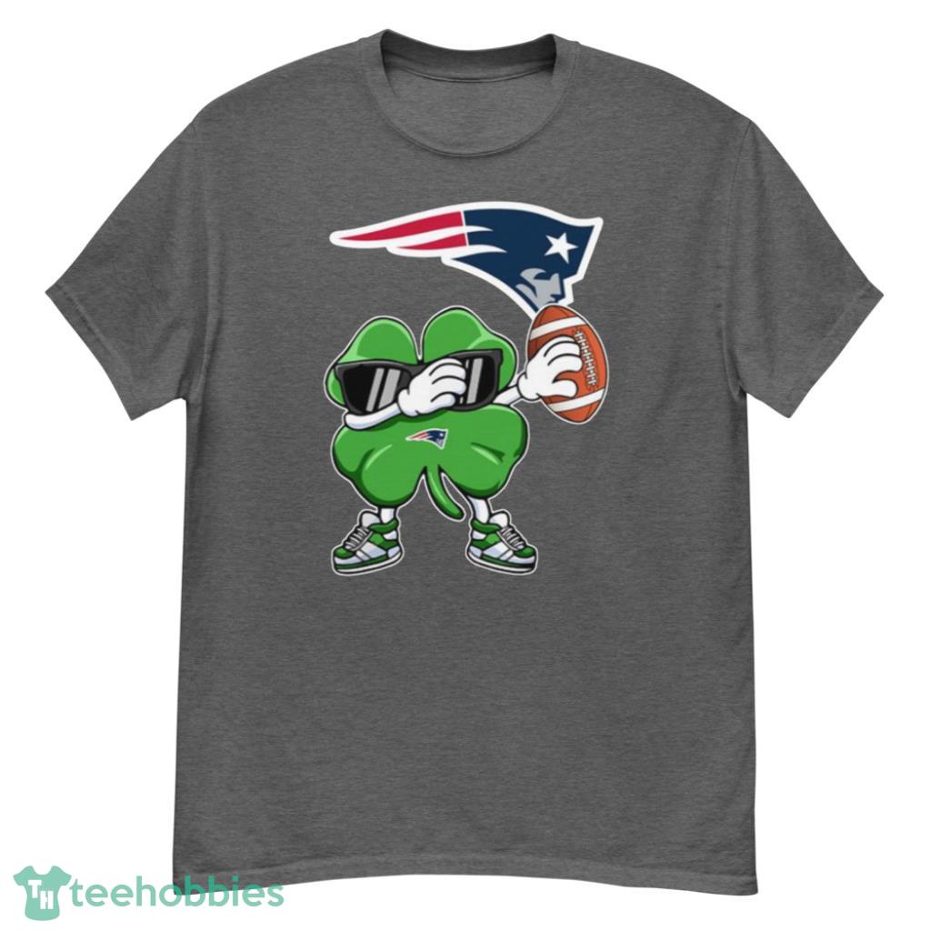 NFL New England Patriots Football Dabbing Four Leaf Clover St. Patrick’s Day For Fans T Shirt Product Photo 1 NFL New England Patriots Football Dabbing Four Leaf Clover St. Patrick’s Day For Fans T Shirt Product Photo 1