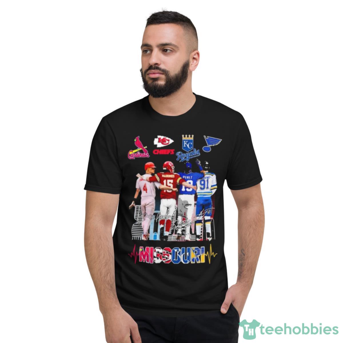 Missouri Teams Sport Yadier Molina Salvador Perez Patrick Mahome Signature Signature Shirt - Short Sleeve T-Shirt