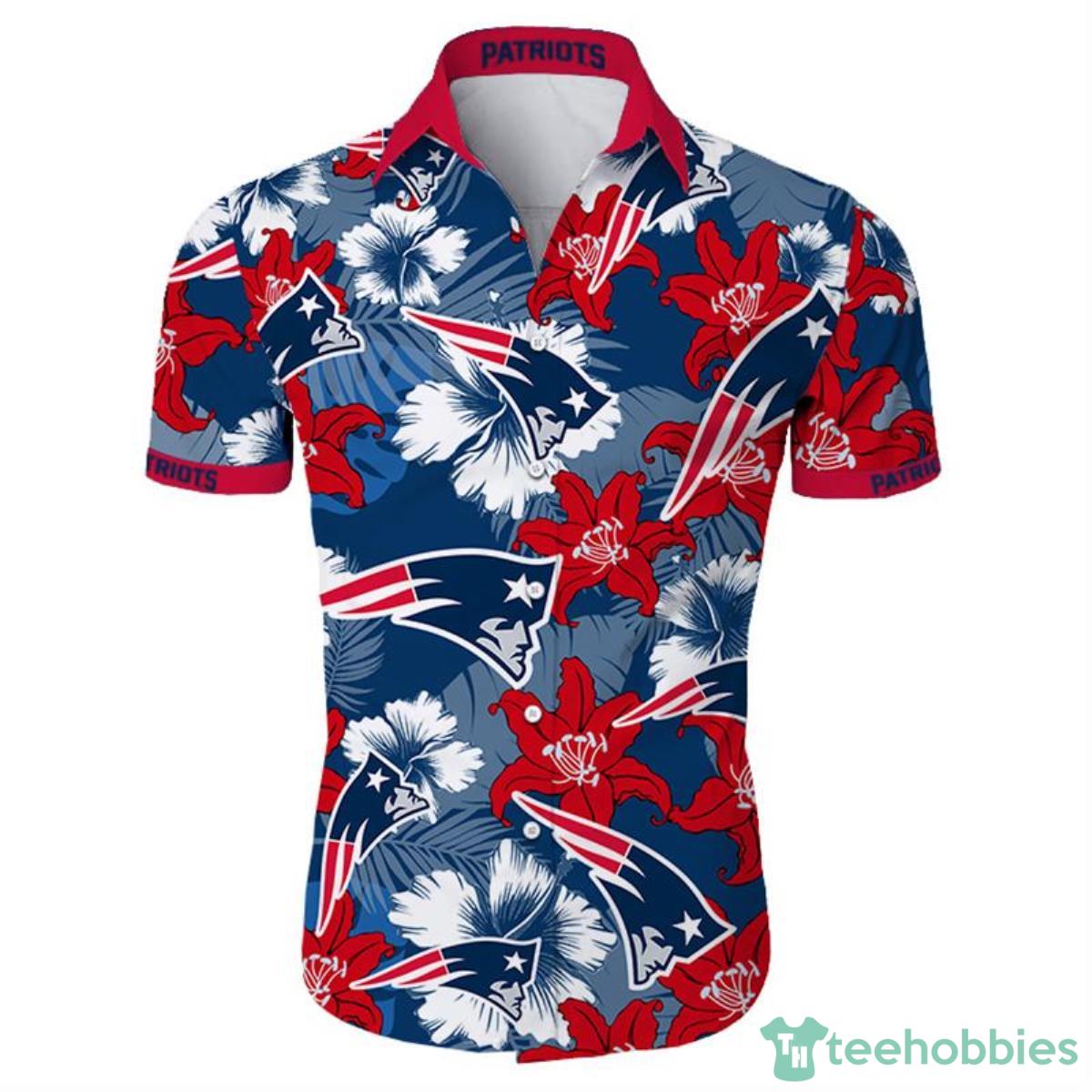 New England Patriots Hawaiian Shirt Tropical Flower Short Sleeve Product Photo 1