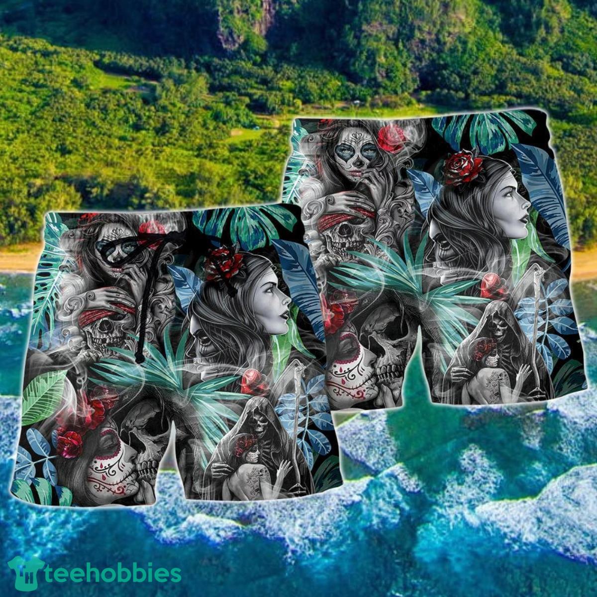 Skull Tropical White Smoke Red Flower Hawaii Shorts For Men Skull Shorts Swim Trunks Product Photo 2