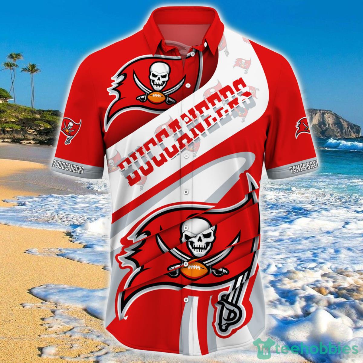 Tampa Bay Buccaneers NFL Hawaiian Shirt Short Sleeve Big Logo Product Photo 1
