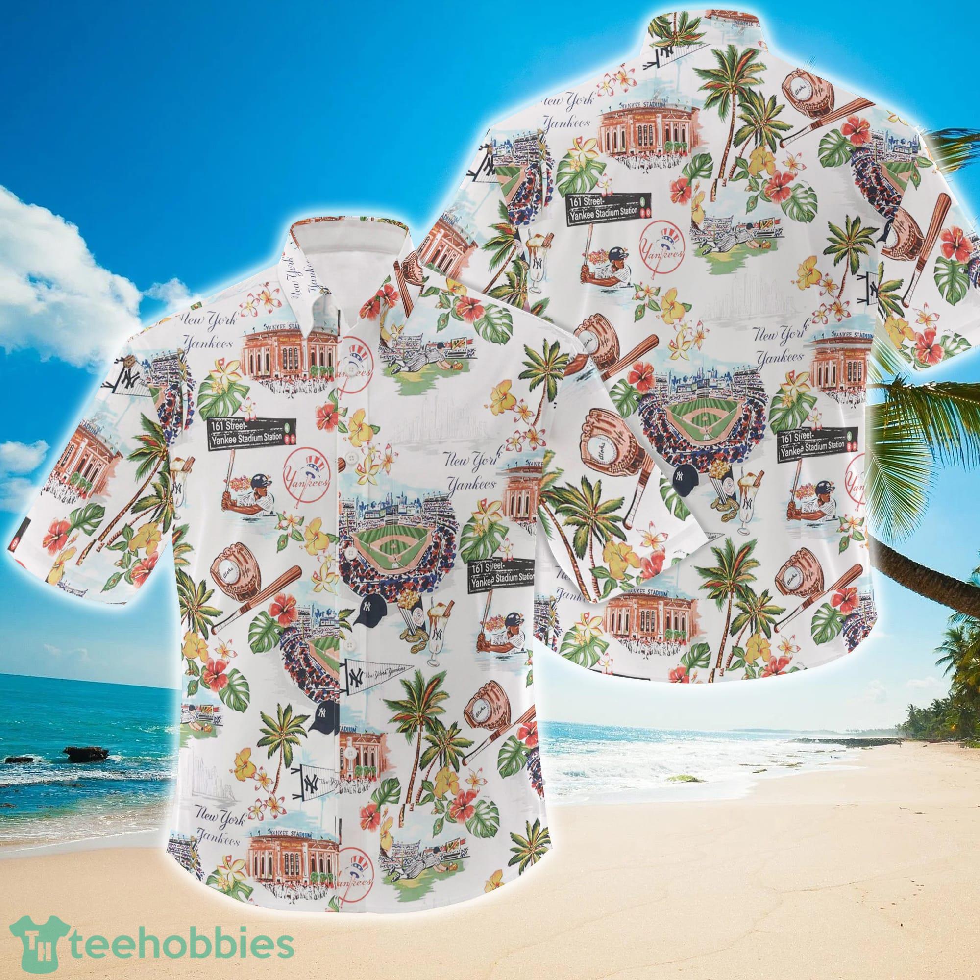 Reyn Spooner New York Yankee MLB Classic Fit Scenic Hawaiian Shirt Product Photo 1