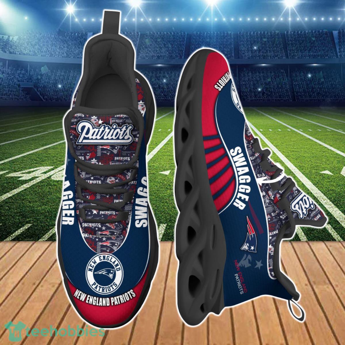 New England Patriots NFL Clunky Max Soul Shoes Custom Name Unique Style For Fans Product Photo 2