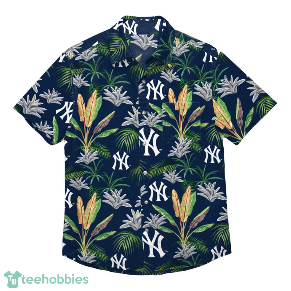 New York Yankees MLB Victory Vacay Button Up Shirt Product Photo 1