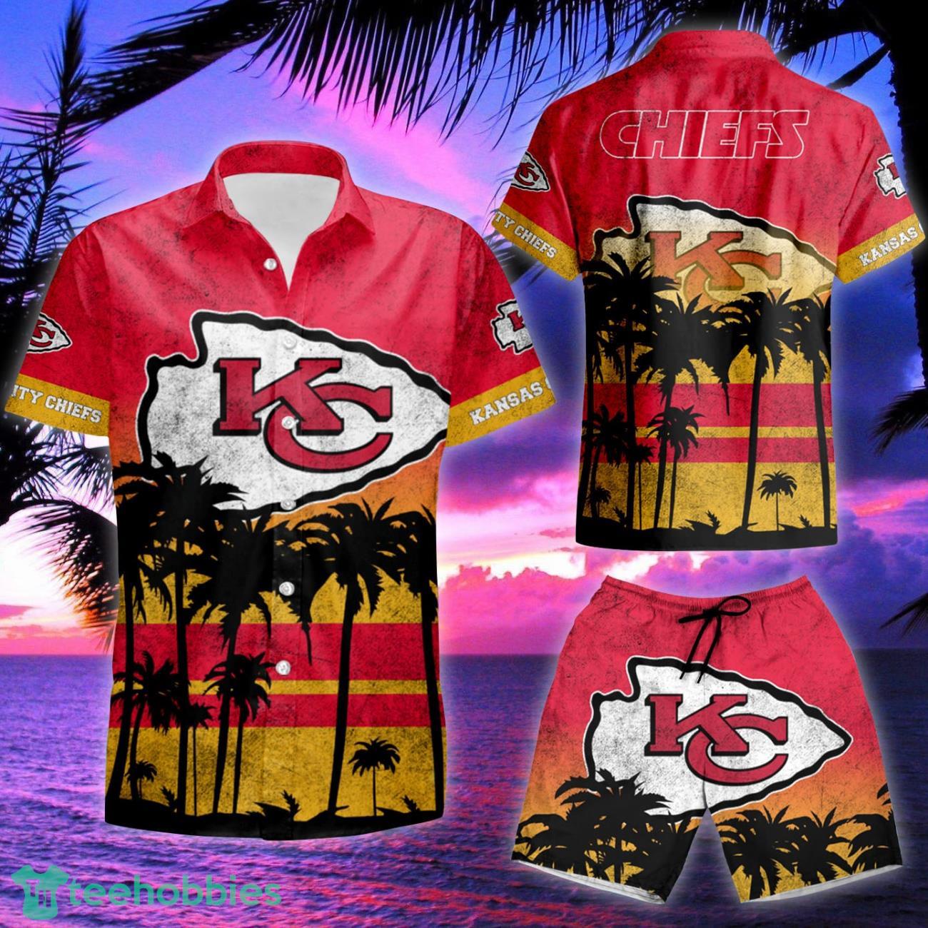 Kansas City Chiefs NFL Hawaiian Shirt & Short Product Photo 2