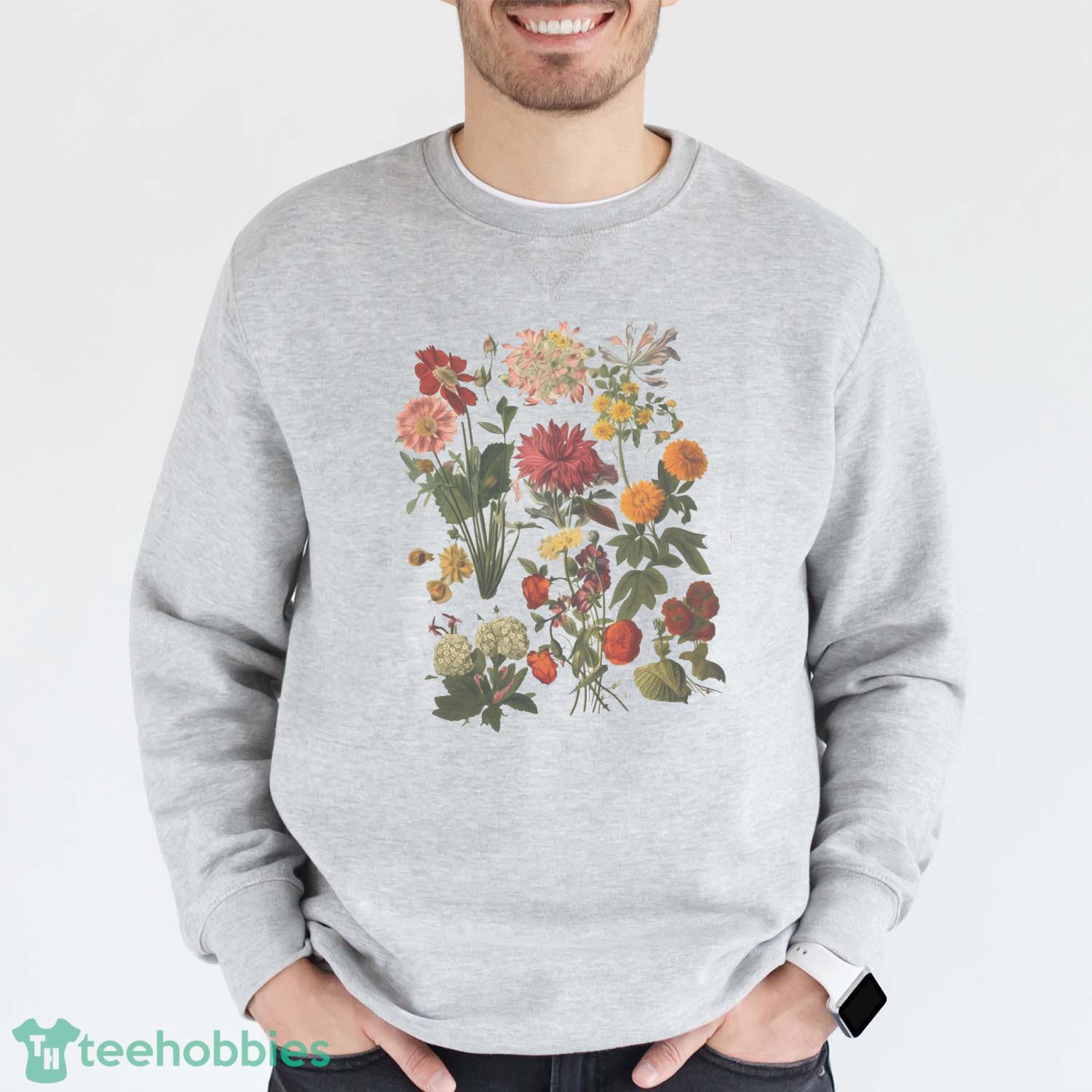 Cottagecore Vintage Flowers Comfort Colors Tee Vintage Botanical Flowers - Grey Sweatshirt