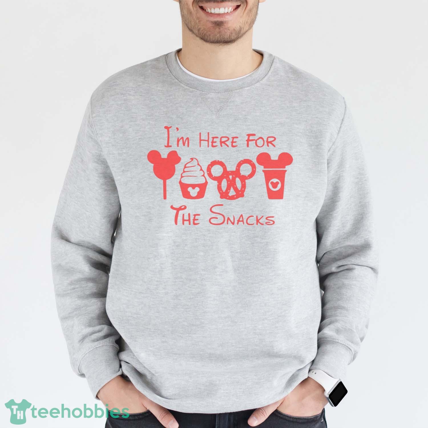 I'm Here For The Snacks Unisex T Shirt - Grey Sweatshirt