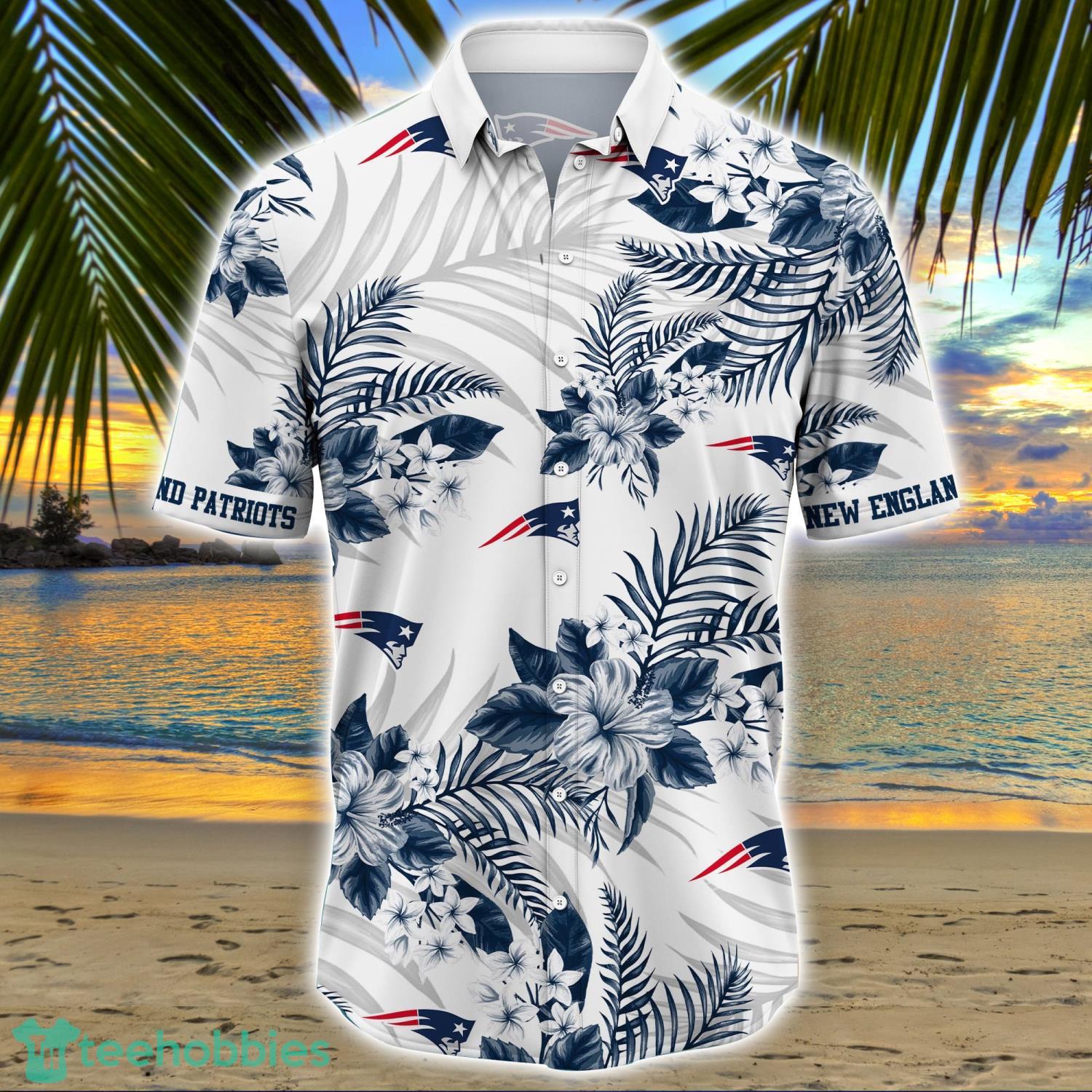 New England Patriots Tropical Hibiscus Pattern Trending Summer Gift Hawaiian  Shirt