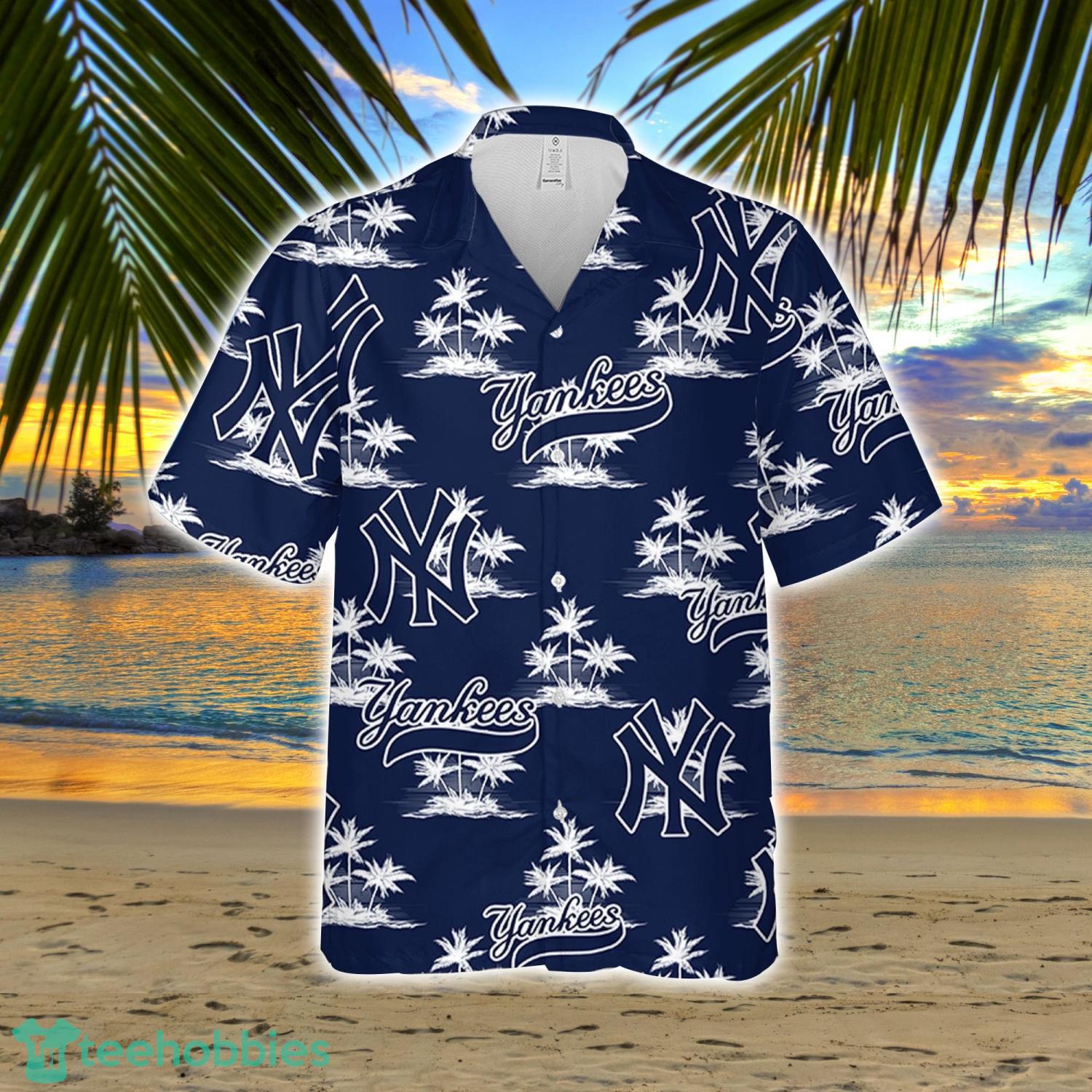 New York Yankees Baseball Coconut Island Pattern Hawaiian Shirt And Shorts Summer Gift Product Photo 2