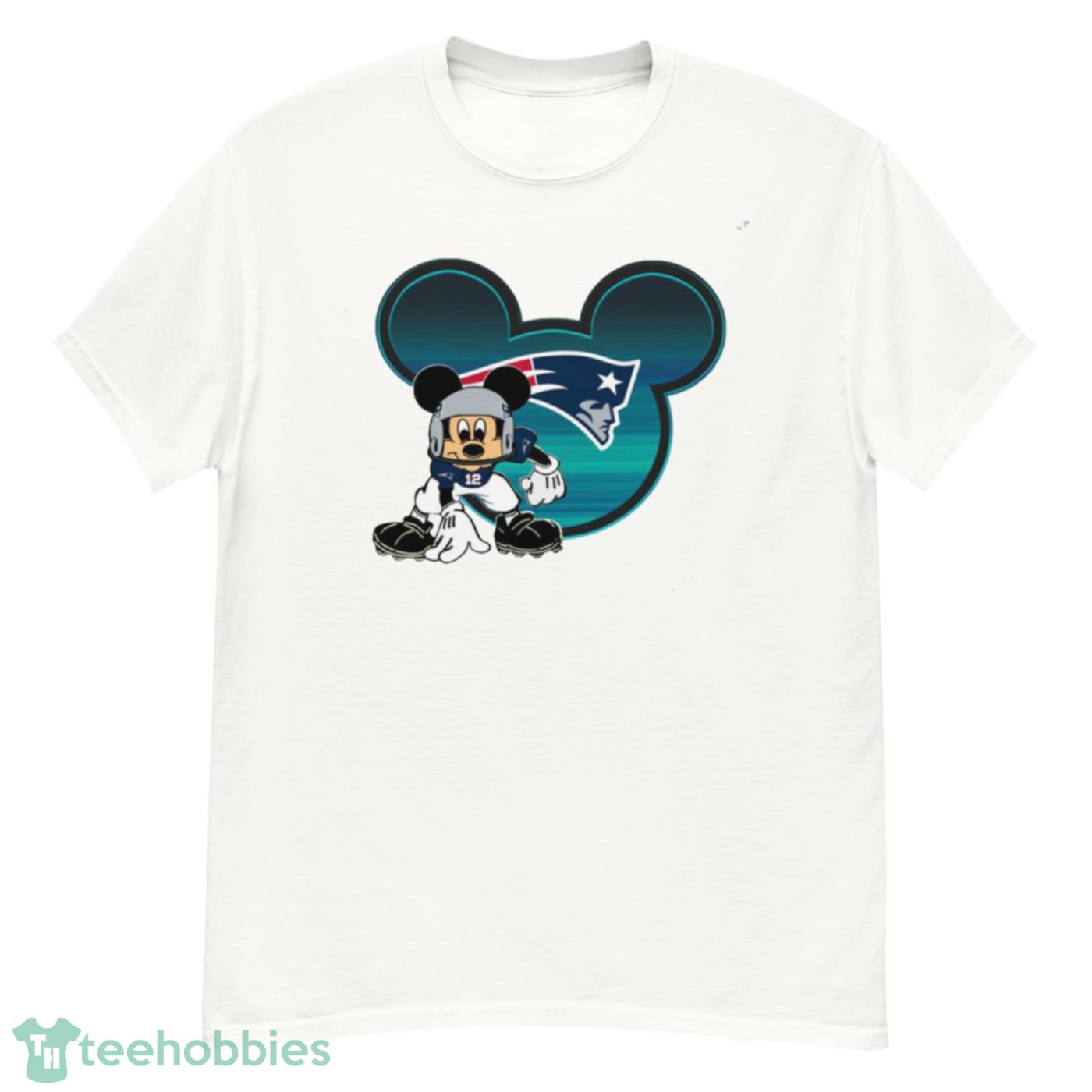 NFL New England Patriots Mickey Mouse Disney Football T Shirt T Shirt - G500 Men’s Classic T-Shirt