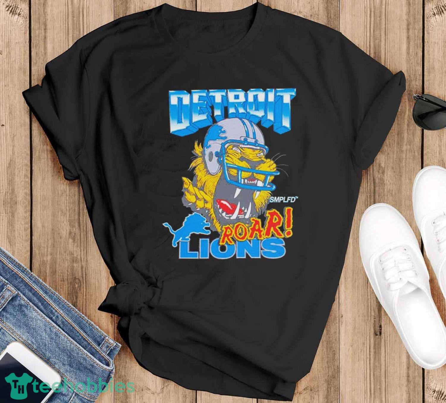 Detroit Lions Roar X Smplfd T-Shirt - Black T-Shirt
