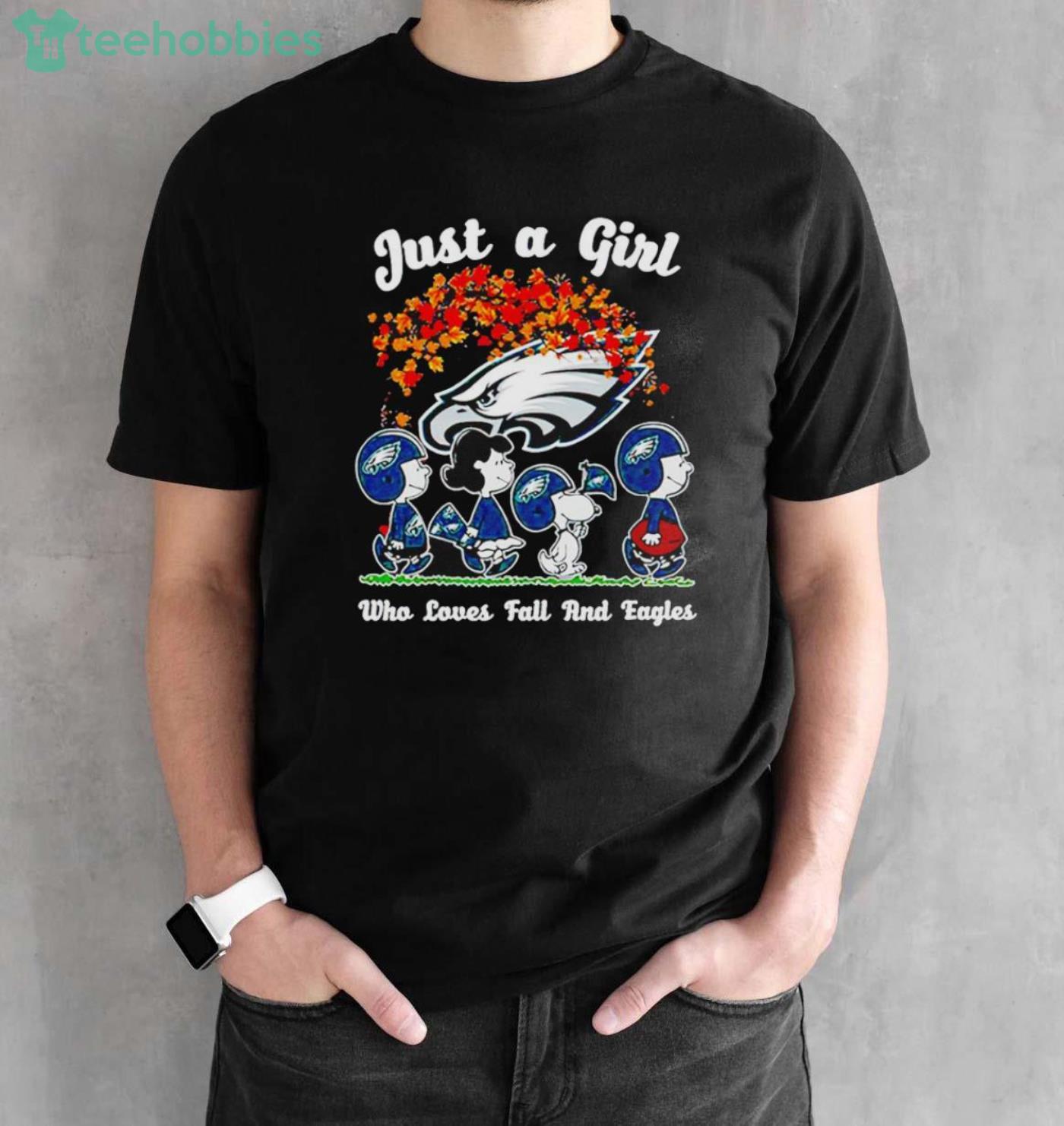 Just a girl who love fall and Philadelphia Eagles Peanuts Snoopy shirt - Black Unisex T-Shirt