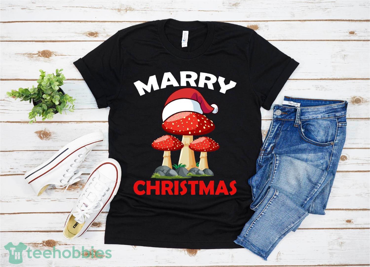 Marry Mushrooms Chirstmas T-Shirt Christmas Gift Family Christmas Shirt Product Photo 1