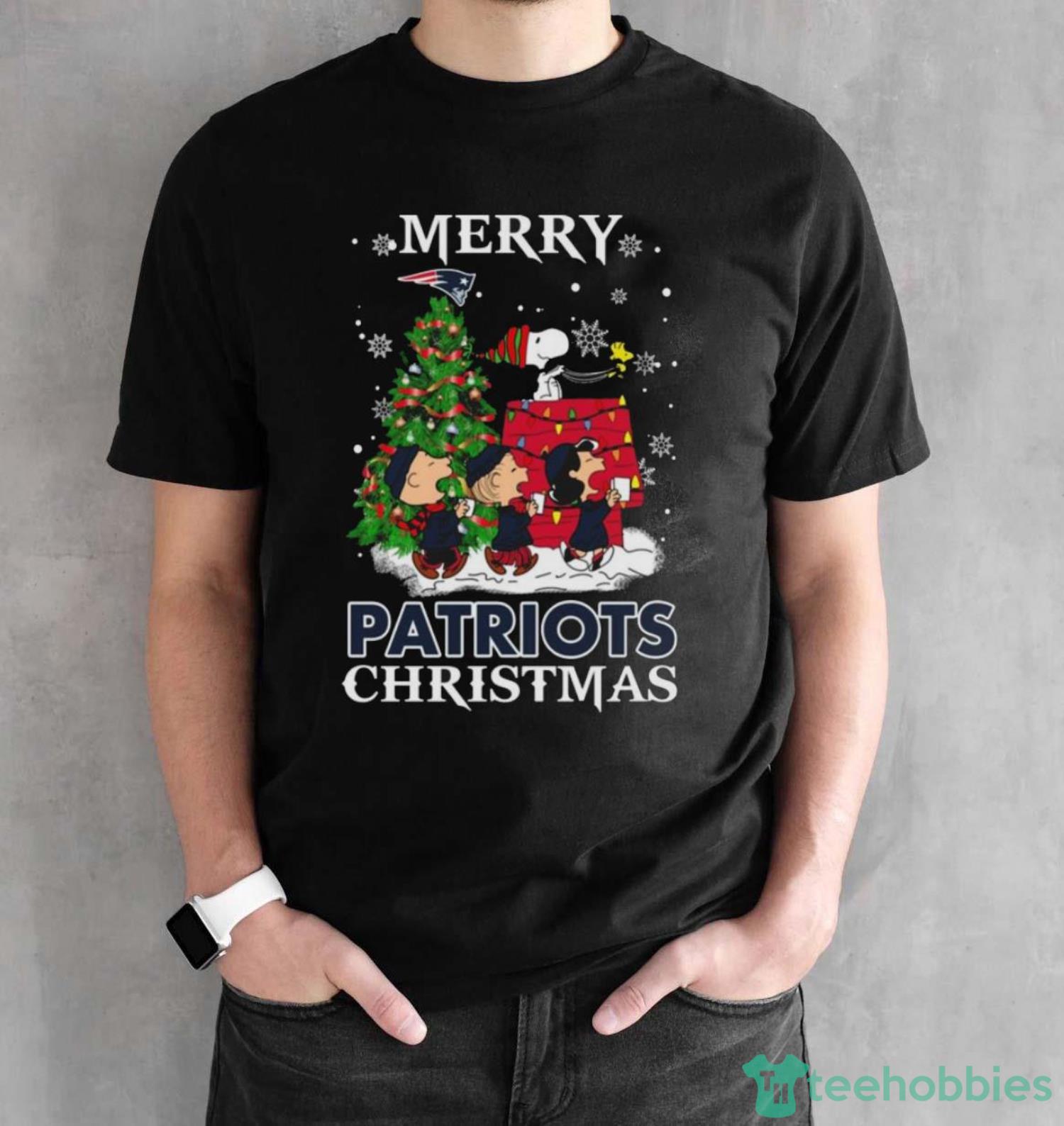 Merry Christmas New England Patriots Peanuts Christmas Shirt - Black Unisex T-Shirt