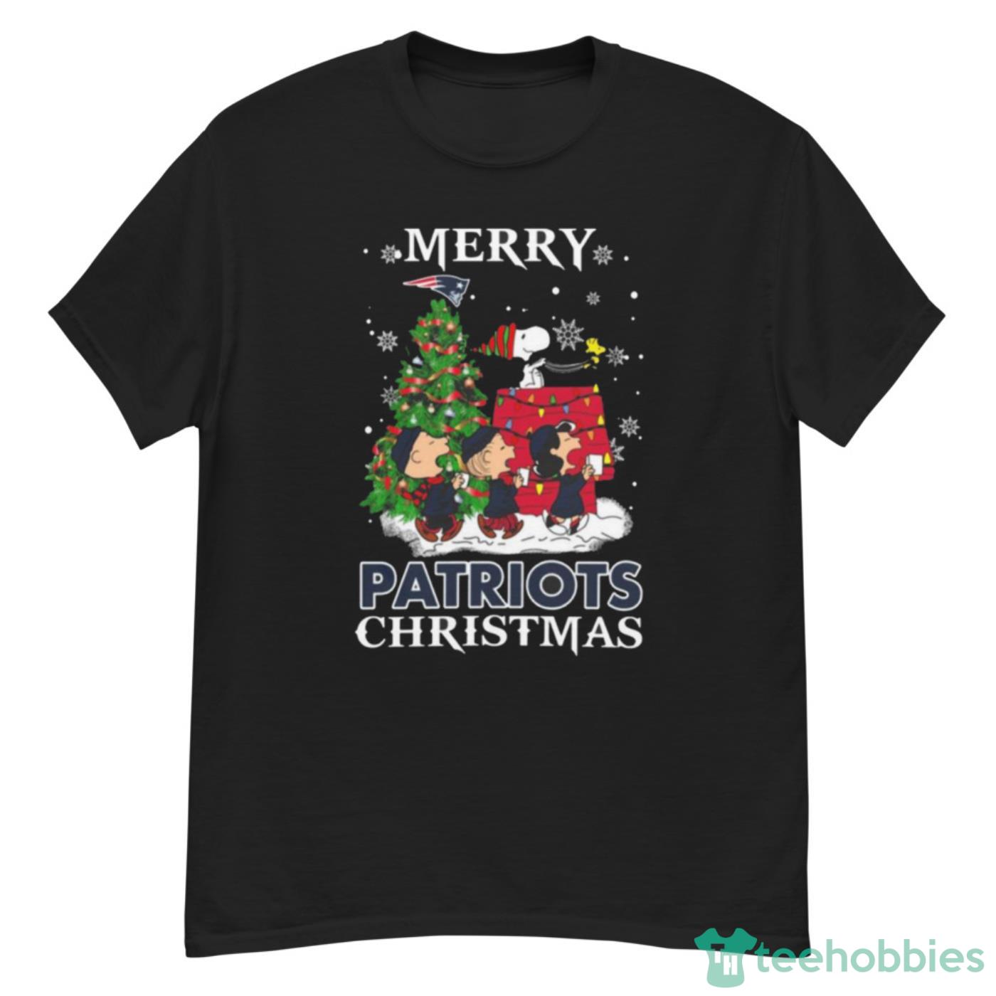 Merry Christmas New England Patriots Peanuts Ugly 2022 Shirt Cute Gift1 - G500 Men’s Classic T-Shirt