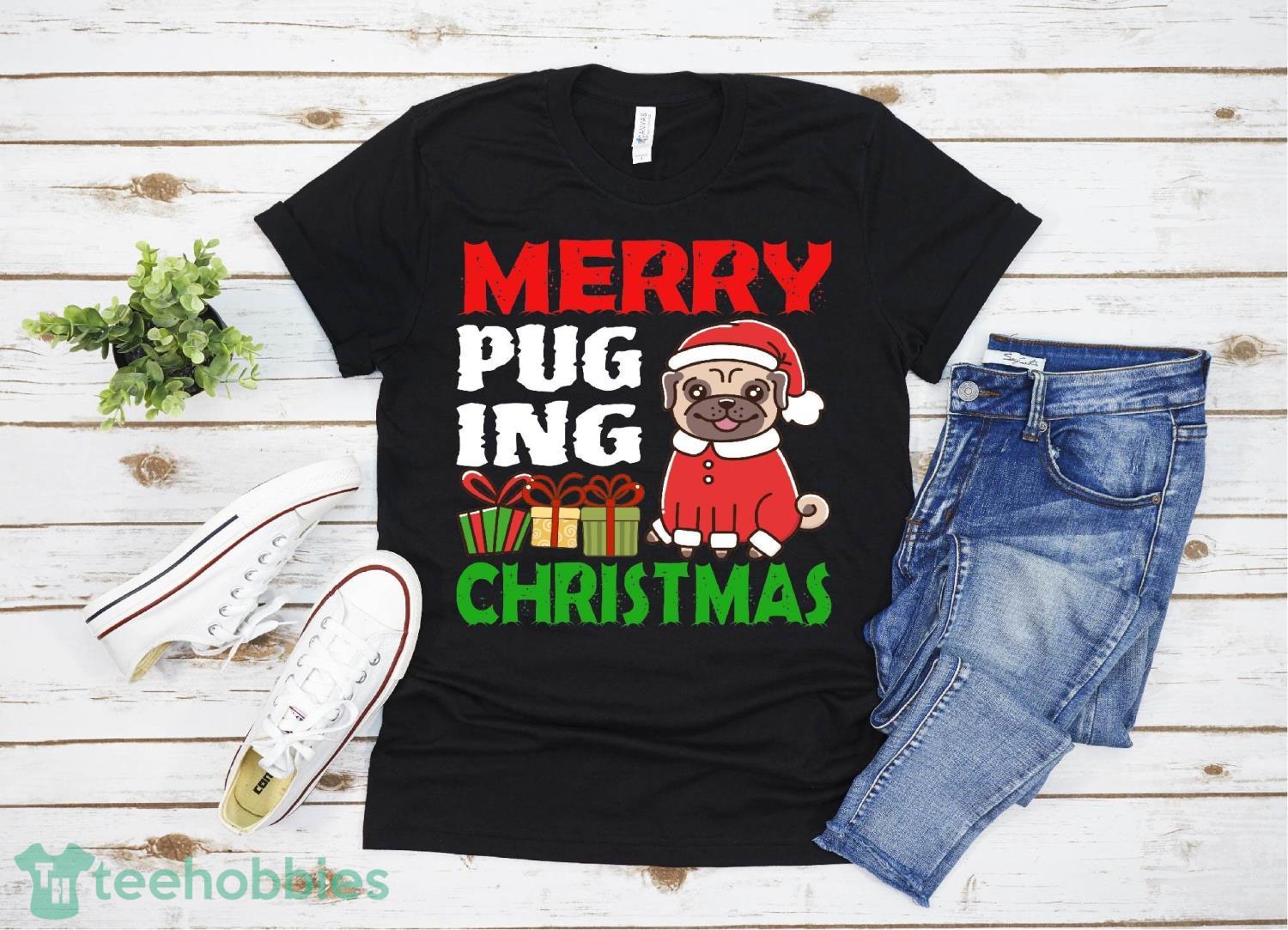 Merry Puging Christmas Dog Santa Pug Xmas Pugmas T-Shirt Christmas Gift Family Christmas Shirt Product Photo 1
