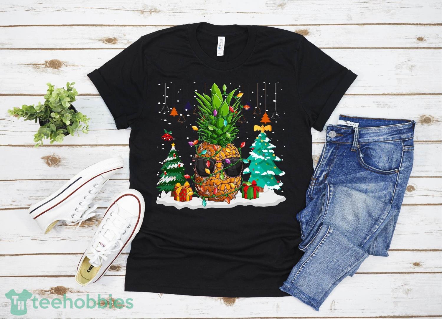 Pineapple Christmas Tree Lights Xmas Gifts Sunglasses T-Shirt Christmas Gift Family Christmas Shirt Product Photo 1