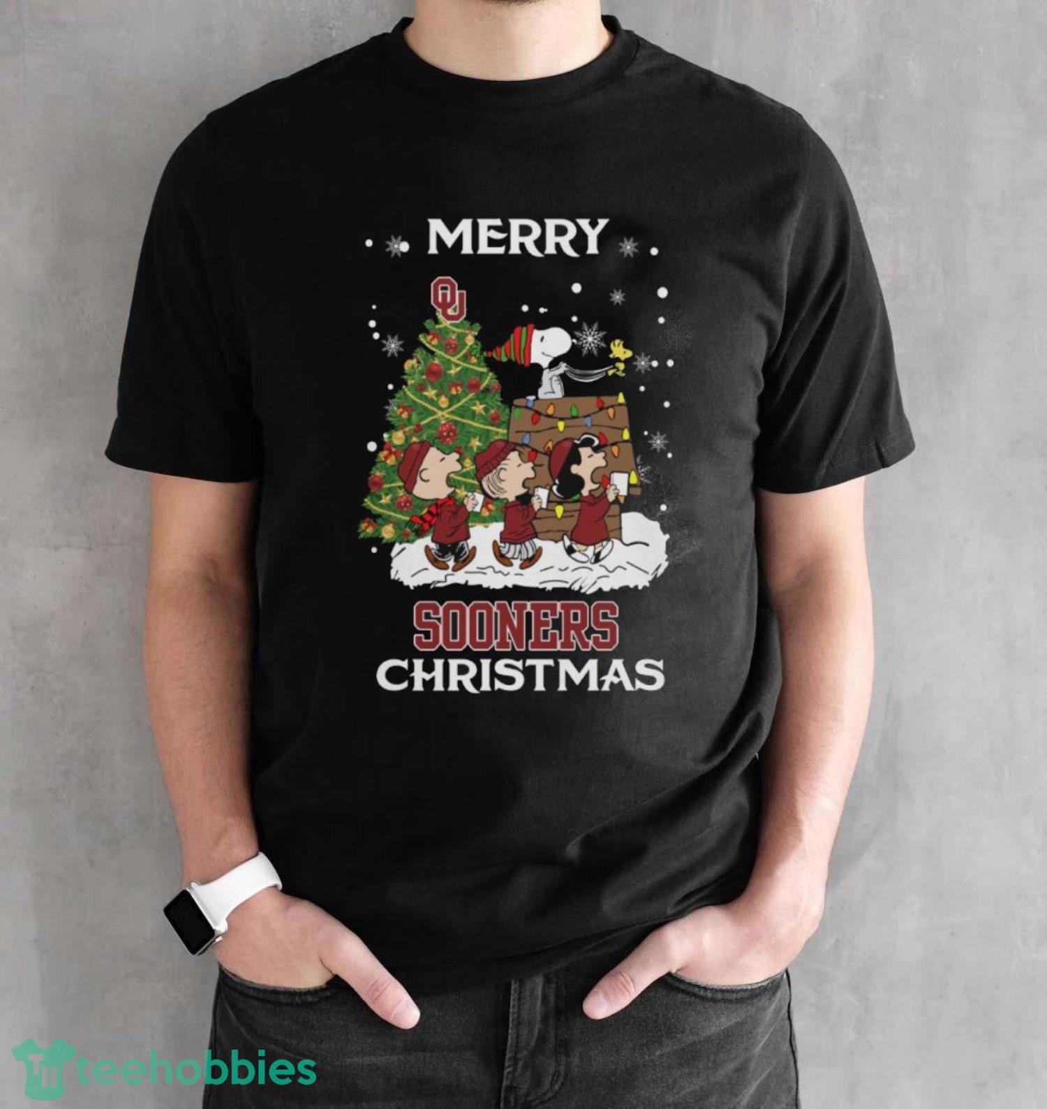 Oklahoma Sooners Snoopy Family Christmas Shirt Gift For Christmas - Black Unisex T-Shirt