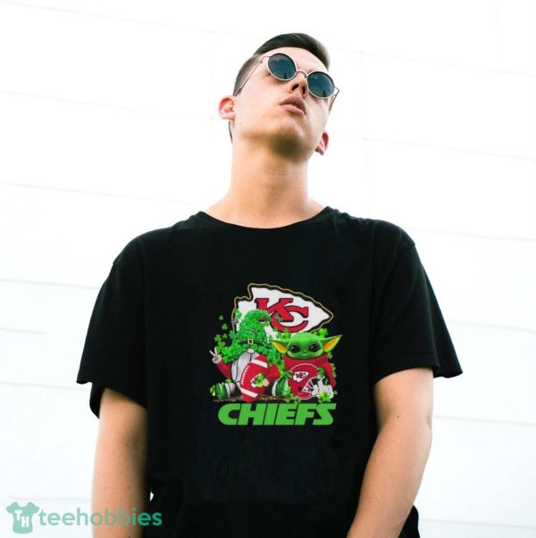 Kansas City Chiefs Baby Yoda Happy St.Patrick’s Day Shamrock Shirt - G500 Gildan T-Shirt