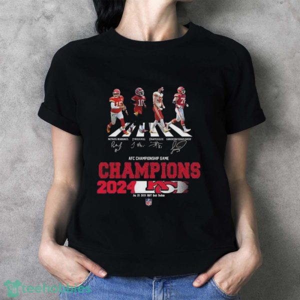 Kansas City Chiefs Is Champions Of AFC Championship Game Season 2023-2024 At Jan 28 MT Bank Stadium Abbey Road Team Member Signatures Shirt - Ladies T-Shirt