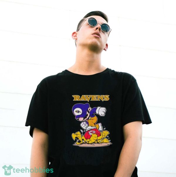Mario Baltimore Ravens Stomps On Kansas City Chiefs Shirt - G500 Gildan T-Shirt
