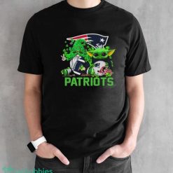 New England Patriots Baby Yoda Happy St.Patrick’s Day Shamrock Shirt - Black Unisex T-Shirt