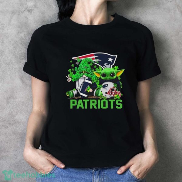 New England Patriots Baby Yoda Happy St.Patrick’s Day Shamrock Shirt - Ladies T-Shirt