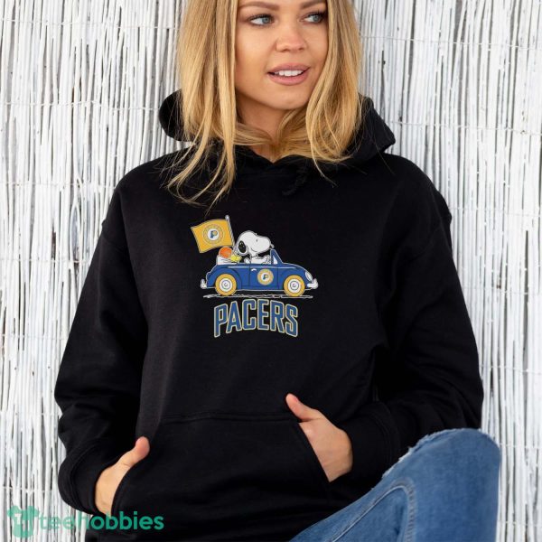 Official Peanuts Snoopy And Woodstock Drive car Indiana Pacers Basketball Shirt - Unisex Hoodie