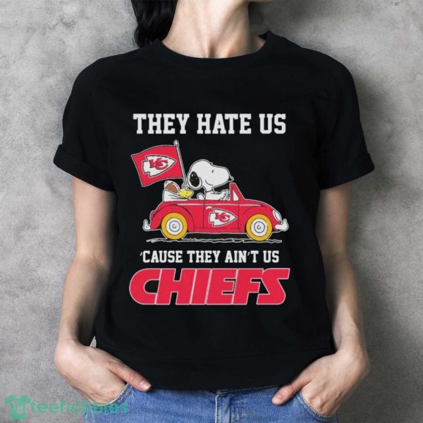 Official Peanuts Snoopy And Woodstock Driving Car Kansas City Chiefs The Y Hate Is ’cause They Ain’t Us Shirt - Ladies T-Shirt