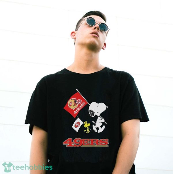 Official The Peanuts Snoopy And Woodstock San Francisco 49ers Football Flag Shirt - G500 Gildan T-Shirt