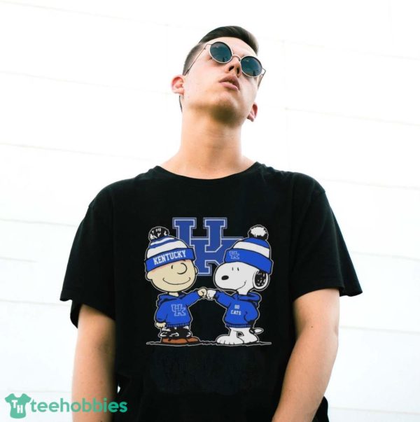 Peanuts Snoopy And Charlie Brown Friends Kentucky Wildcats Shirt - G500 Gildan T-Shirt