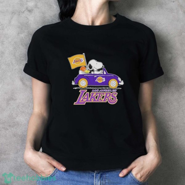 Peanuts Snoopy And Woodstock Drive Car Los Angeles Lakers Basketball Shirt - Ladies T-Shirt