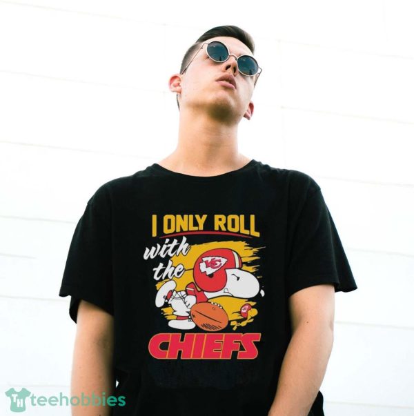 Peanuts Snoopy And Woodstock I Only Roll With The Kansas City Chiefs Shirt - G500 Gildan T-Shirt