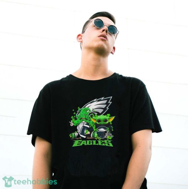 Philadelphia Eagles Baby Yoda Happy St.Patrick’s Day Shamrock Shirt - G500 Gildan T-Shirt