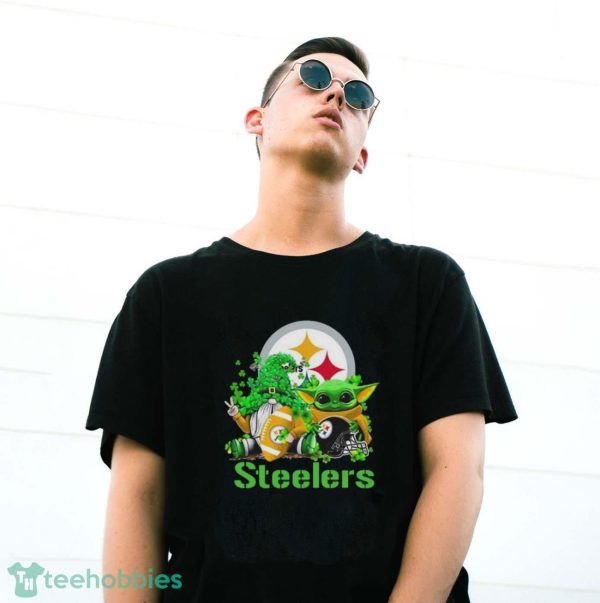 Pittsburgh Steelers Baby Yoda Happy St.Patrick’s Day Shamrock Shirt - G500 Gildan T-Shirt