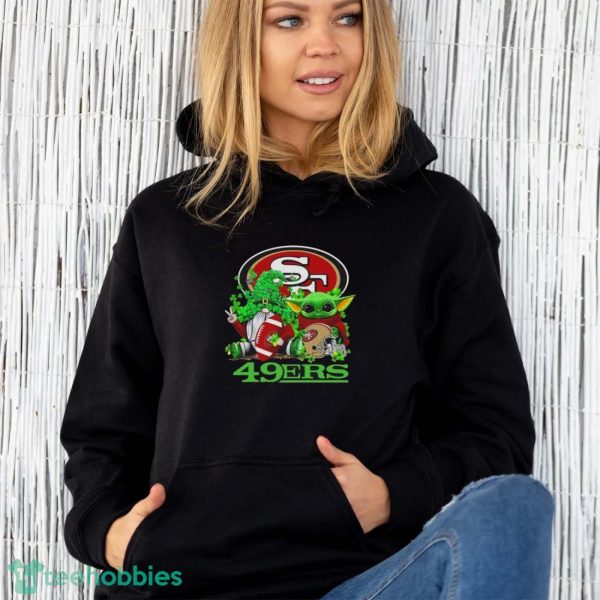 San Francisco 49ers Baby Yoda Happy St.Patrick’s Day Shamrock Shirt - Unisex Hoodie