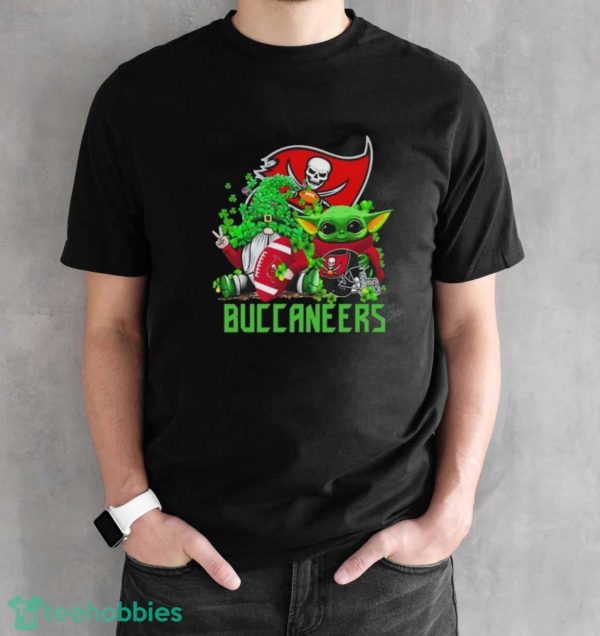 Tampa Bay Buccaneers Baby Yoda Happy St.Patrick’s Day Shamrock Shirt - Black Unisex T-Shirt